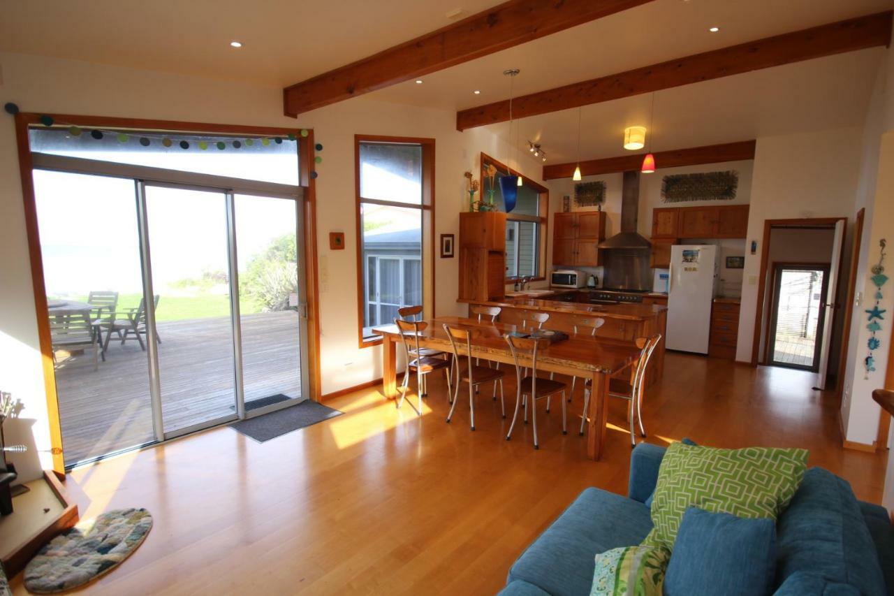 Bob - Bach On The Beach Pakawau Exterior photo